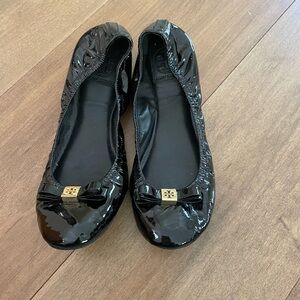 Tory Burch Black Ballet Flats w/ Bow - excellent condition
